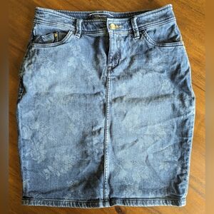 Tommy Bahama Denim Pencil Skirt Womens Size 2 Blue Floral Med Tropical Wash
